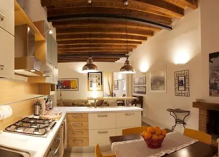 Like Apartment